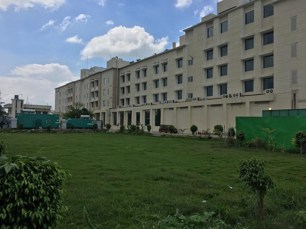 Oaks Bodhgaya Hotel Exterior photo